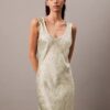 Vestido Midi com Estampado de Cetim Amasse Vestido Midi com Estampado de Cetim Amasse