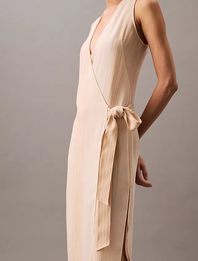 Vestido Midi Envolvente com Riscas Fluidas Vestido Midi Envolvente com Riscas Fluidas