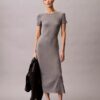 Vestido midi justo elástico liso Vestido midi justo elástico liso