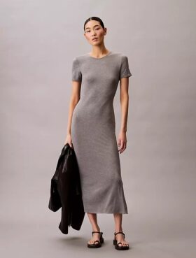 Vestido midi justo elástico liso