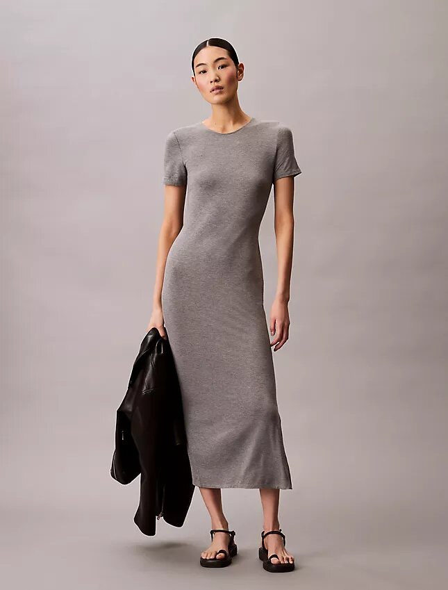 Vestido midi justo elástico liso Vestido midi justo elástico liso
