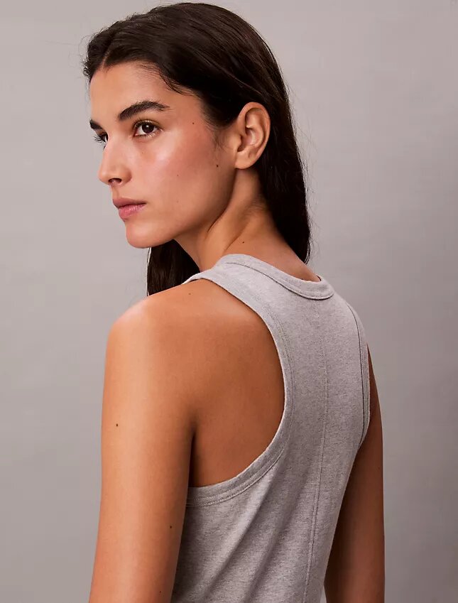 Vestido Midi Sem Mangas com Logótipo Calvin Klein Vestido Midi Sem Mangas com Logótipo Calvin Klein