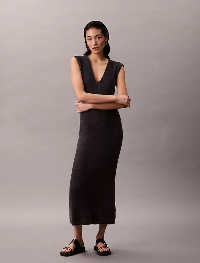 Vestido midi sem mangas em malha Vestido midi sem mangas em malha