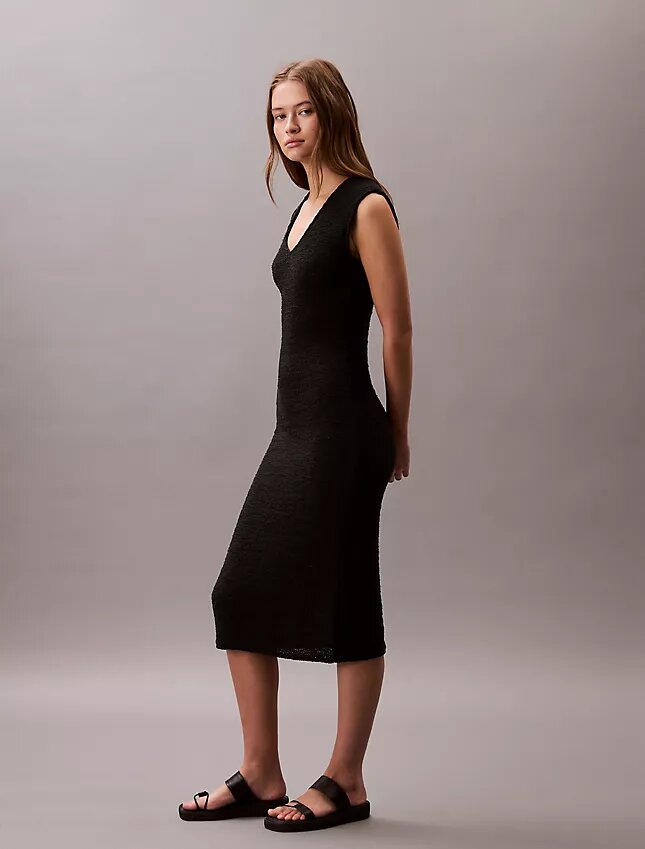 Vestido midi sem mangas em malha Vestido midi sem mangas em malha