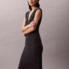 Vestido midi sem mangas em malha Vestido midi sem mangas em malha
