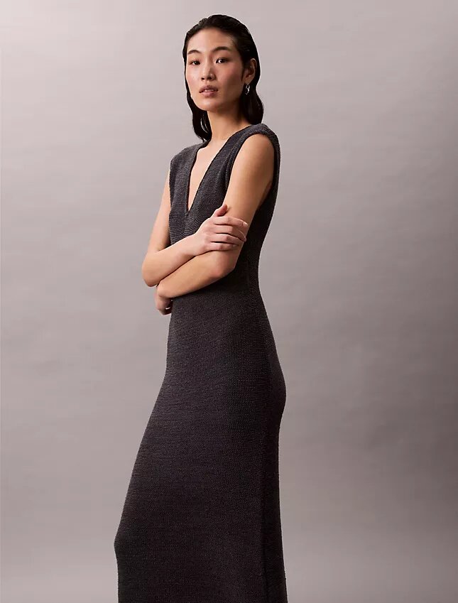 Vestido midi sem mangas em malha Vestido midi sem mangas em malha