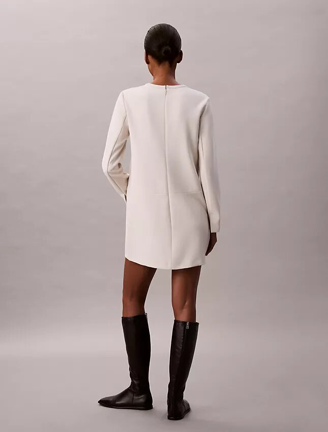 Vestido mini de crepe à medida Vestido mini de crepe à medida