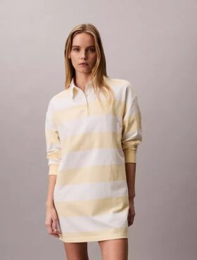 Vestido mini polo com riscas universitárias