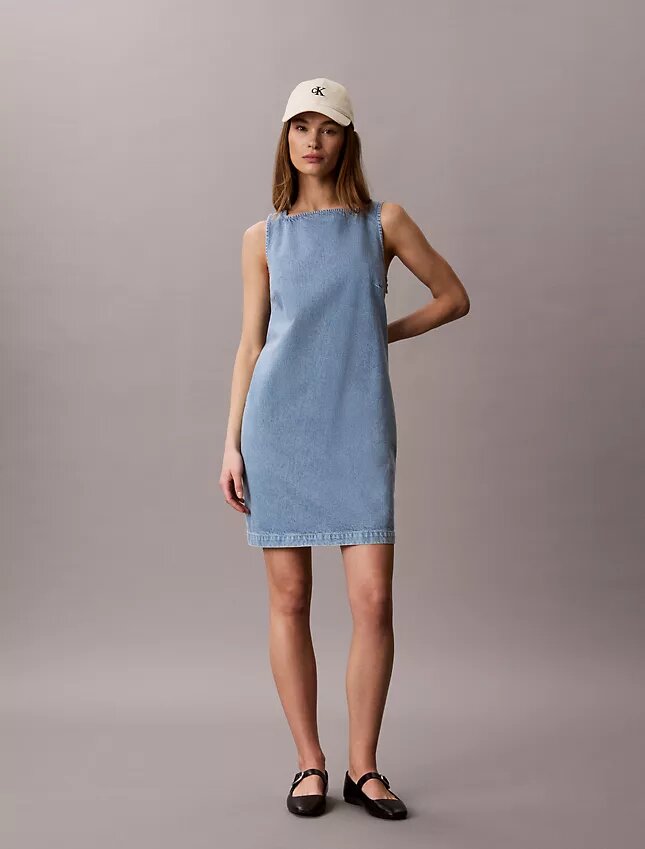 Vestido reto em Denim com decote em V Vestido reto em Denim com decote em V
