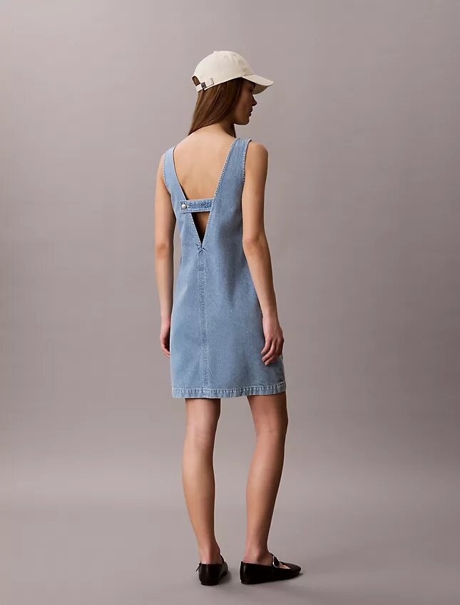 Vestido reto em Denim com decote em V Vestido reto em Denim com decote em V
