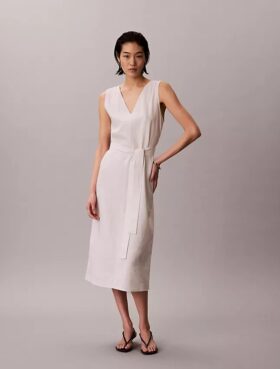 Vestido sem mangas com decote em V e cinto, em mistura de linho