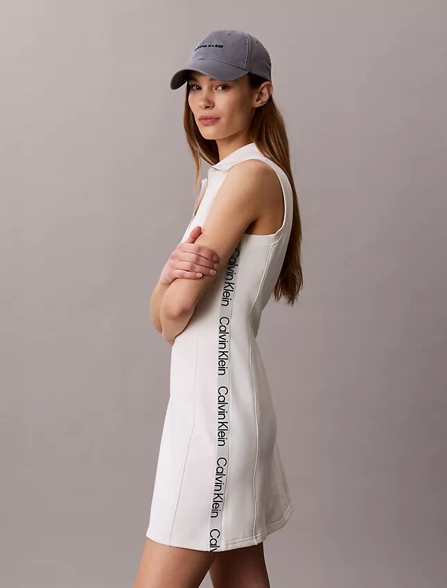 Vestido sem mangas com fecho de correr de 1/4 em malha felpuda Vestido sem mangas com fecho de correr de 1/4 em malha felpuda