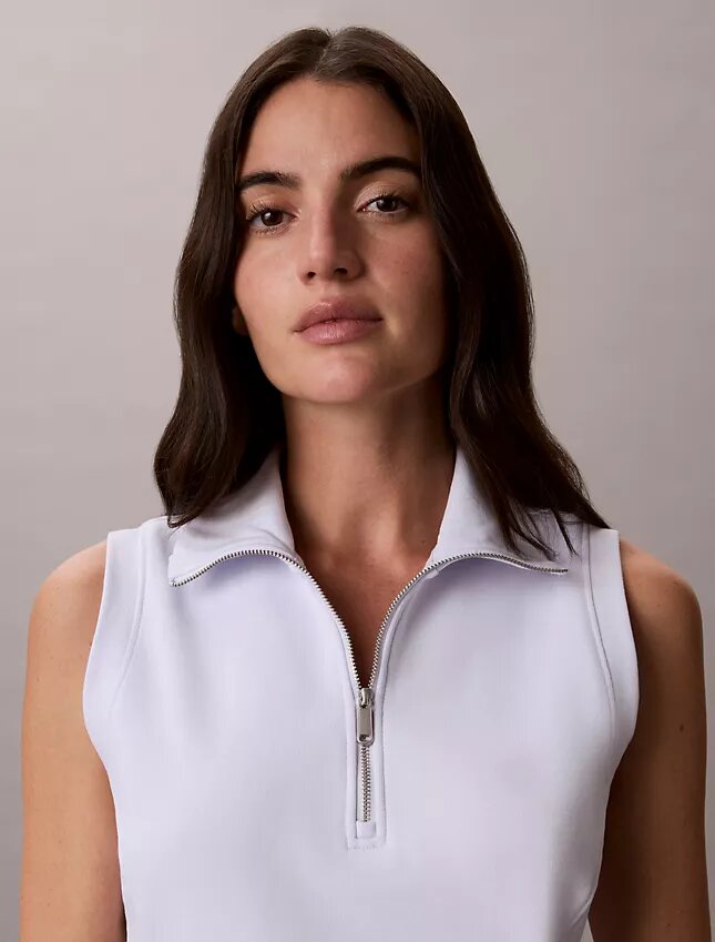 Vestido sem mangas com fecho de correr de 1/4 em malha felpuda Vestido sem mangas com fecho de correr de 1/4 em malha felpuda