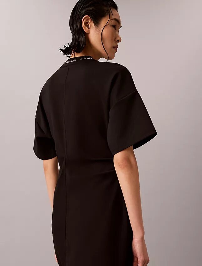 Vestido T-shirt com logótipo em malha interlock Vestido T-shirt com logótipo em malha interlock