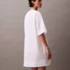 Vestido T-shirt curto e descontraído em algodão Vestido T-shirt curto e descontraído em algodão